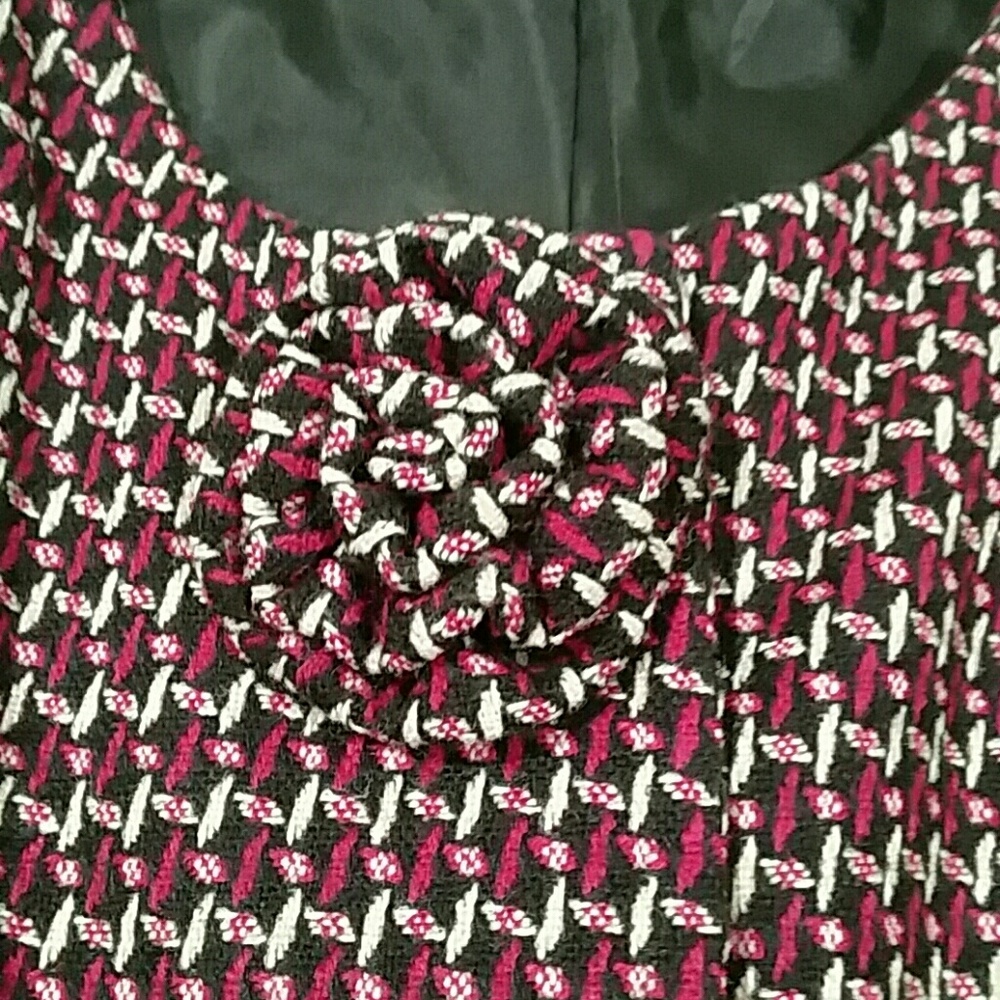Feminine Tweed Blazer - Picture 3 of 10